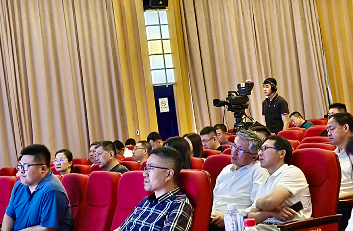 巅峰国际官网-钻营健全,你我一路成长